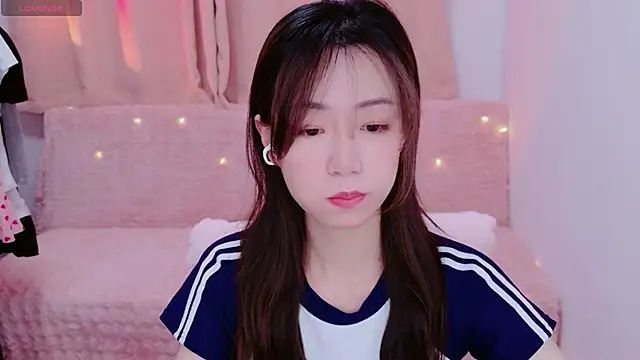 xiaomaoyouyou online show from December 19, 2025, 2:19 pm