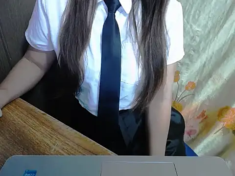 Snapshot of maian_love chatting on July 17, 2026, 6:49 pm maian love online show from July 17, 2026, 6:49 pm