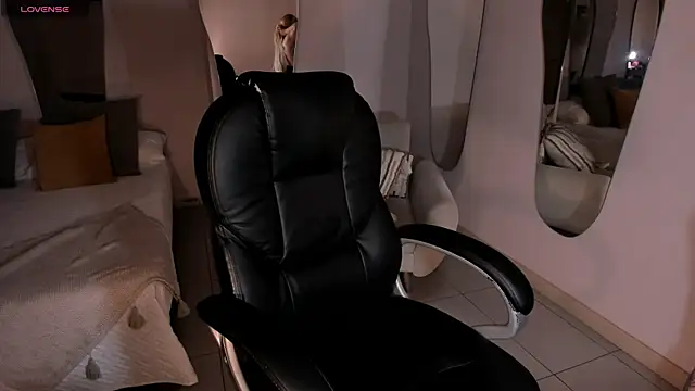 MadisonKane online show from March 19, 2026, 11:21 am