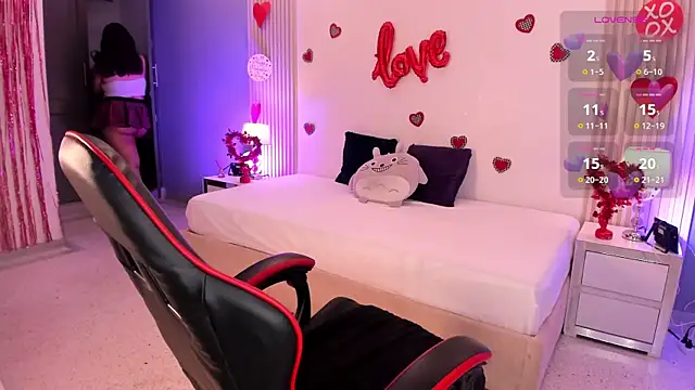 CloeMoon online show from February 14, 2026, 4:02 am