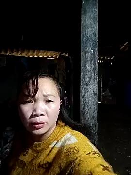 ava-dellght online show from February 10, 2026, 2:32 am