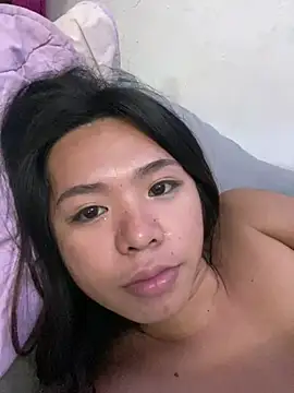 Snapshot of voganmarie chatting on April 16, 2026, 9:39 pm voganmarie online show from April 16, 2026, 9:39 pm