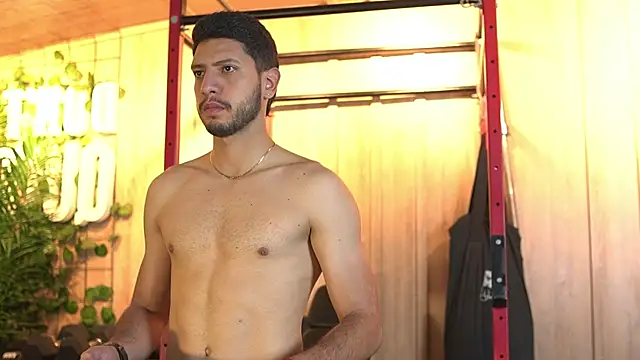 Snapshot of Thiago_Voss chatting on December 17, 2025, 12:21 pm Thiago Voss online show from December 17, 2025, 12:21 pm