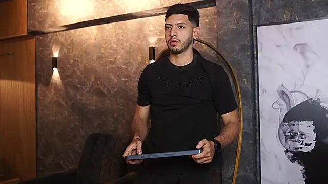 Snapshot of Thiago_Voss chatting on December 21, 2025, 12:51 pm Thiago Voss online show from December 21, 2025, 12:51 pm