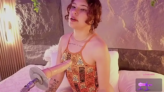 Snapshot of Mavistech chatting on December 3, 2025, 9:03 pm Mavistech online show from December 3, 2025, 9:03 pm