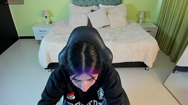 Celeste Rous   online show from February 13, 2026, 12:27 pm