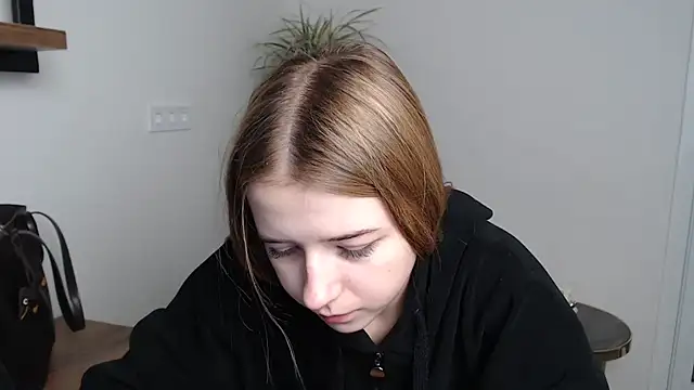 SweetBellaa  online show from December 5, 2025, 10:03 am