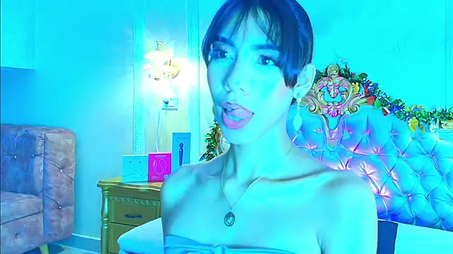 BellaHarpeer online show from December 16, 2025, 8:46 pm