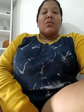 Snapshot of VaneandRossy chatting on February 19, 2026, 11:07 am VaneandRossy online show from February 19, 2026, 11:07 am