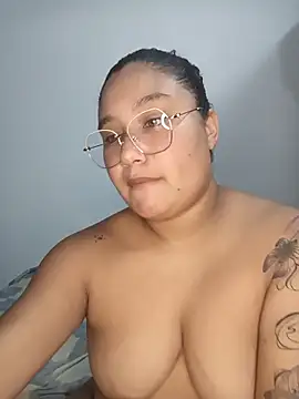 Snapshot of VaneandRossy chatting on June 17, 2026, 1:49 am VaneandRossy online show from June 17, 2026, 1:49 am
