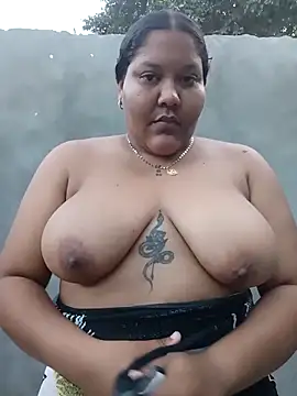 Snapshot of VaneandRossy chatting on February 10, 2026, 9:58 pm VaneandRossy online show from February 10, 2026, 9:58 pm