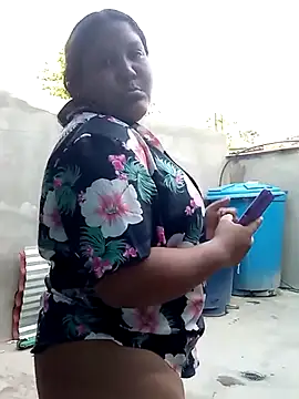 Snapshot of VaneandRossy chatting on January 17, 2026, 9:40 pm VaneandRossy online show from January 17, 2026, 9:40 pm