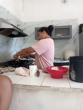 Snapshot of VaneandRossy chatting on February 7, 2026, 2:36 pm VaneandRossy online show from February 7, 2026, 2:36 pm