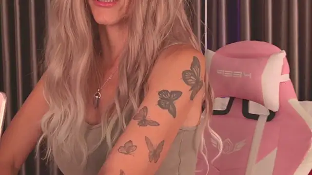 betty xoxoo online show from April 15, 2026, 10:43 am