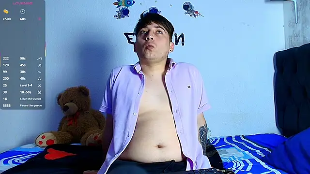 ethan  01 online show from January 13, 2026, 7:18 pm