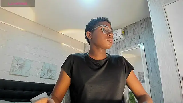 teylor lovee online show from February 8, 2026, 8:39 pm