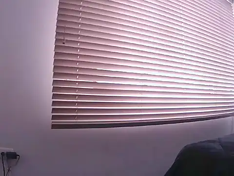 Fernanda andrew online show from April 15, 2026, 3:27 pm