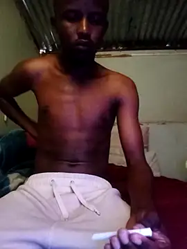 Snapshot of Maintee27 chatting on February 18, 2026, 6:33 am Maintee27 online show from February 18, 2026, 6:33 am