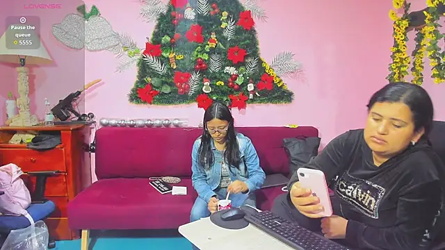 LesbianCouple02 online show from December 5, 2025, 12:48 pm