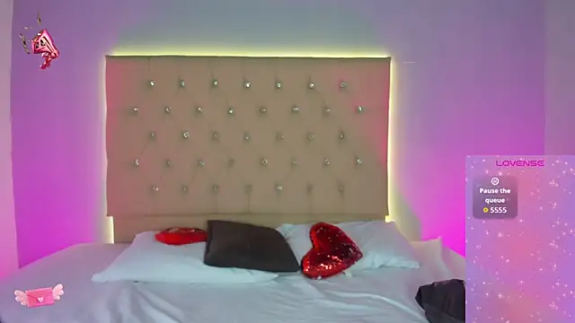 EmmaLawrence  online show from February 15, 2026, 8:57 am