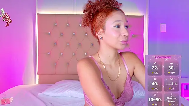 EmmaLawrence  online show from March 30, 2026, 9:11 am