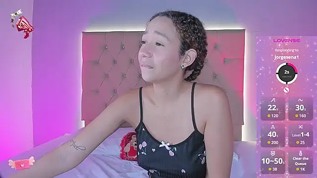 EmmaLawrence  online show from February 17, 2026, 9:06 am