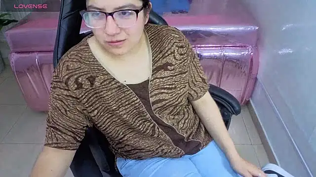 eva smit t online show from March 24, 2026, 2:44 am