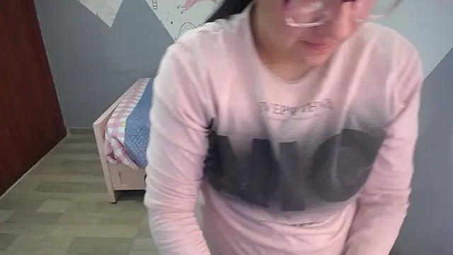 Snapshot of eva_smit_t chatting on January 7, 2026, 2:38 am eva smit t online show from January 7, 2026, 2:38 am