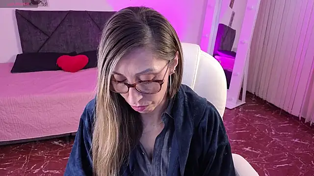 Scarlett 079 online show from May 18, 2026, 11:37 am