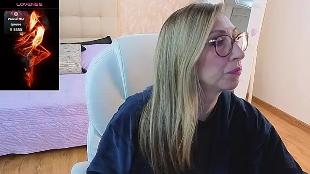 Snapshot of Scarlett_079 chatting on March 15, 2026, 12:12 pm Scarlett 079 online show from March 15, 2026, 12:12 pm