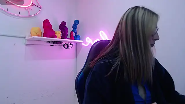 Scarlett 079 online show from January 11, 2026, 11:39 am