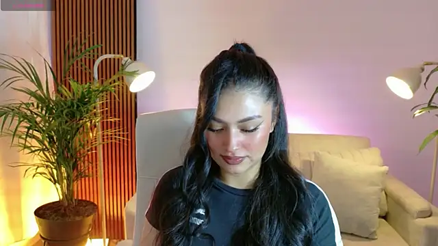 Snapshot of victoria___moon chatting on February 7, 2026, 1:30 pm victoria moon online show from February 7, 2026, 1:30 pm