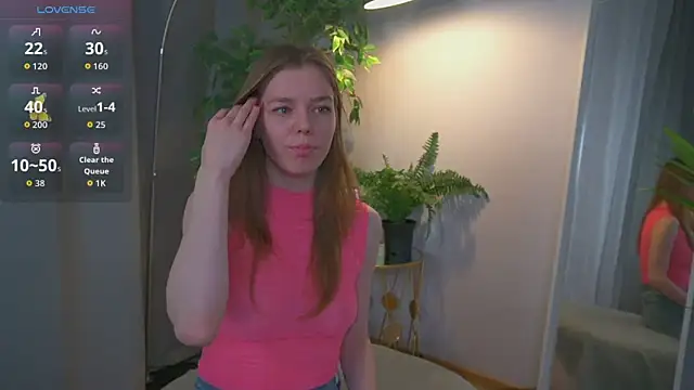 Tina Tayllor  online show from December 5, 2025, 2:26 pm