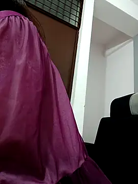 Shivani hotty online show from February 4, 2026, 4:57 pm