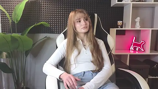 LyriaVespera online show from February 26, 2026, 9:09 am