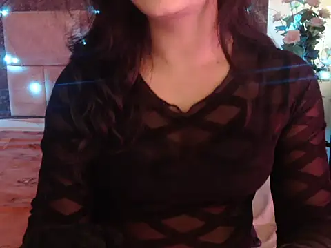 Lola Bebe online show from April 8, 2026, 4:58 am