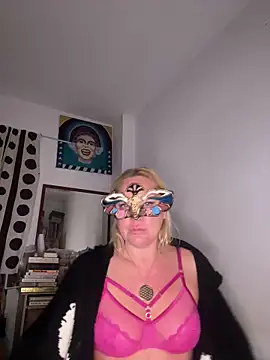 Snapshot of _DaLiDa_ chatting on December 20, 2025, 5:43 am DaLiDa online show from December 20, 2025, 5:43 am