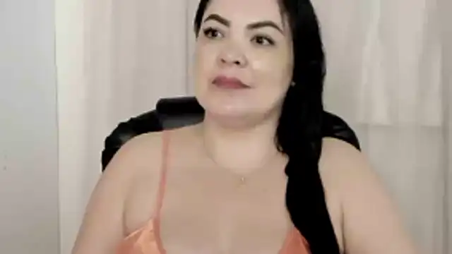 EmiHarrys online show from June 11, 2026, 12:32 am