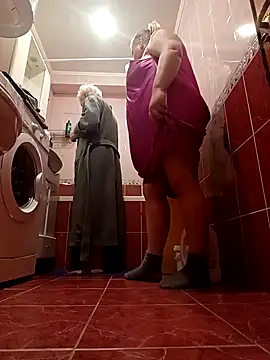 Snapshot of Ray_Thea chatting on December 15, 2025, 8:31 am Ray Thea online show from December 15, 2025, 8:31 am