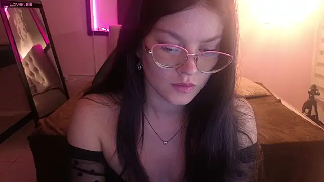 Snapshot of Sara_valderrama_ chatting on February 5, 2026, 7:21 pm Sara valderrama online show from February 5, 2026, 7:21 pm