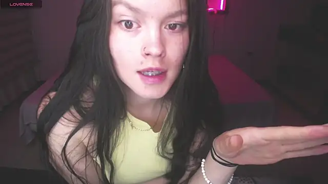 Snapshot of Sara_valderrama_ chatting on January 5, 2026, 5:27 pm Sara valderrama online show from January 5, 2026, 5:27 pm