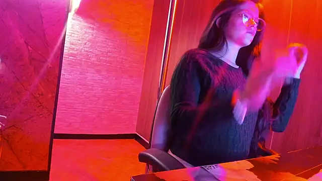 Snapshot of Sara_valderrama_ chatting on January 10, 2026, 2:07 am Sara valderrama online show from January 10, 2026, 2:07 am