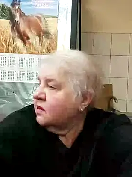 Snapshot of HapinessLovee chatting on January 13, 2026, 7:56 am HapinessLovee online show from January 13, 2026, 7:56 am