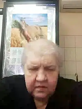 Snapshot of HapinessLovee chatting on January 12, 2026, 8:32 am HapinessLovee online show from January 12, 2026, 8:32 am