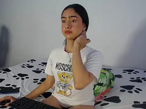 Snapshot of Kammy_Candy chatting on February 25, 2026, 3:29 am Kammy Candy online show from February 25, 2026, 3:29 am