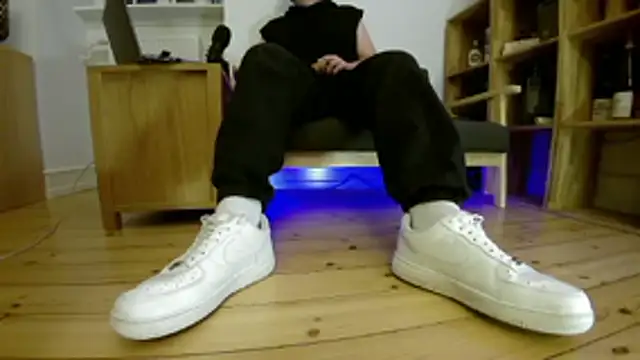 Snapshot of jonas_camboy chatting on January 10, 2026, 4:02 pm jonas camboy online show from January 10, 2026, 4:02 pm