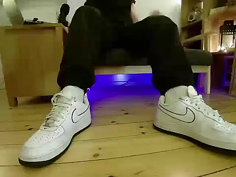 Snapshot of jonas_camboy chatting on December 20, 2025, 3:59 pm jonas camboy online show from December 20, 2025, 3:59 pm