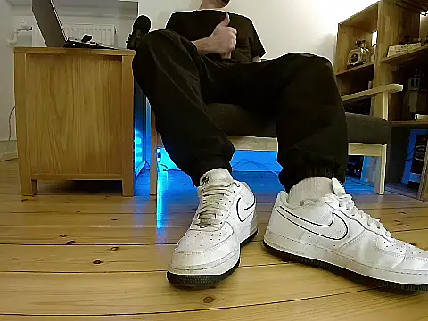 Snapshot of jonas_camboy chatting on December 21, 2025, 2:30 pm jonas camboy online show from December 21, 2025, 2:30 pm