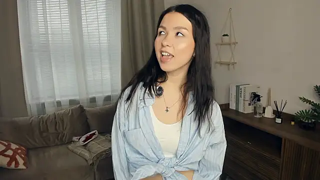 LonaLongsdorf online show from January 16, 2026, 11:03 am