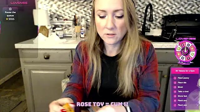 alluringpixie online show from January 15, 2026, 9:29 pm